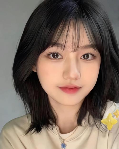 圆下巴的女生适合什么发型？