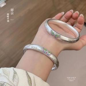 放什么东西可以招桃花运 银手镯可吸引异性