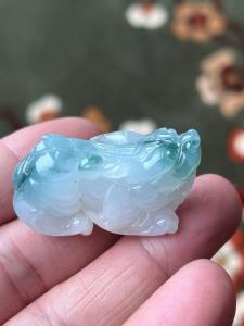 催财聚宝小“能手”翡翠貔貅图片大全