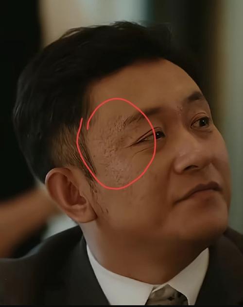 感情不稳定的男人面相 眉毛杂乱奸门深陷