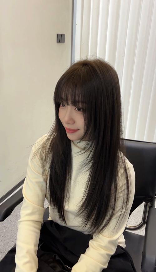 发型齐刘海是最倒霉的面相