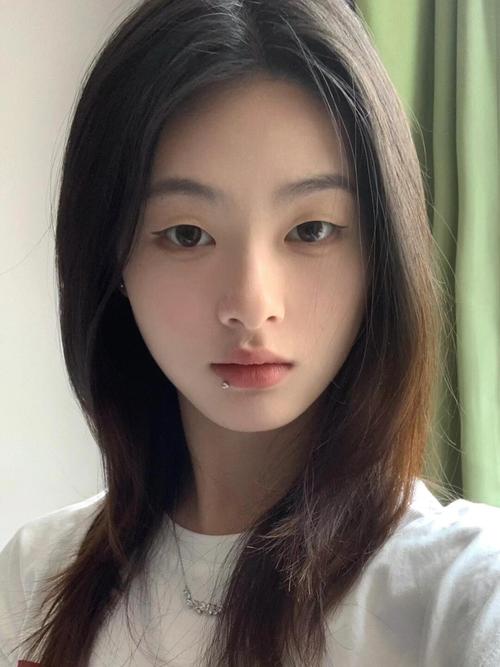 丹凤眼双眼皮好看吗