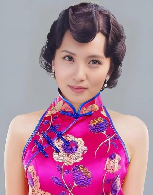 桃花眼的女人是不是才貌双全