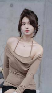 天生很妩媚的八字