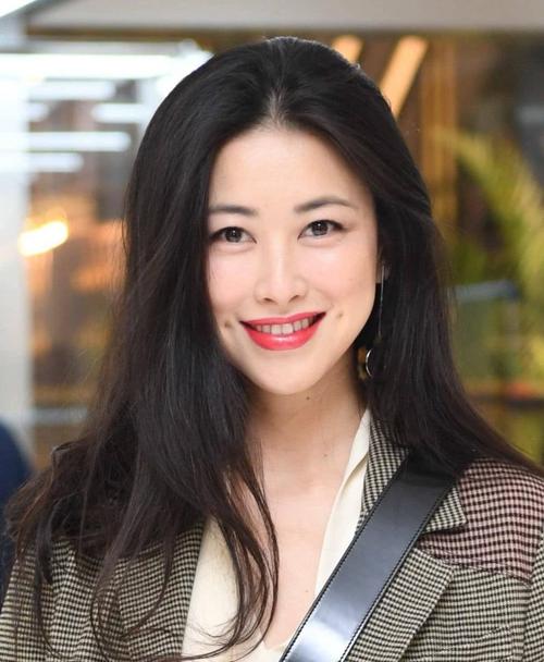 有富贵命的女孩特色cvc,天生富贵的女人面相特征,你有没有