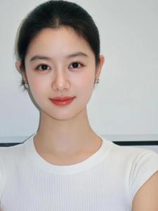 鹅蛋脸型女人富贵 典型的贵人脸