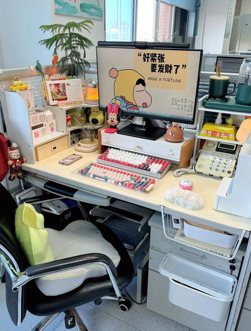 上班族办公桌物品摆放