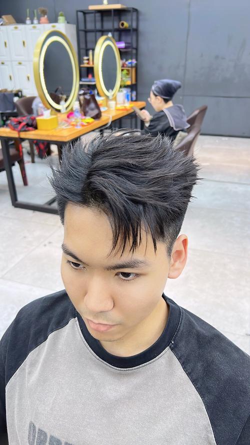男人头发很硬财运好不好