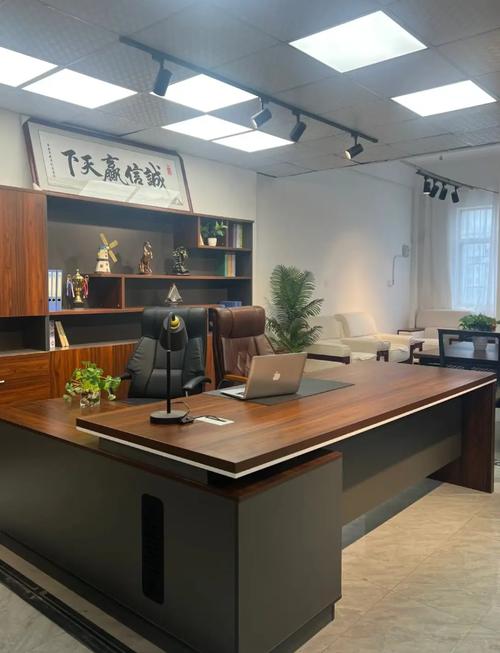 2020年办公室泰山石的摆放位置